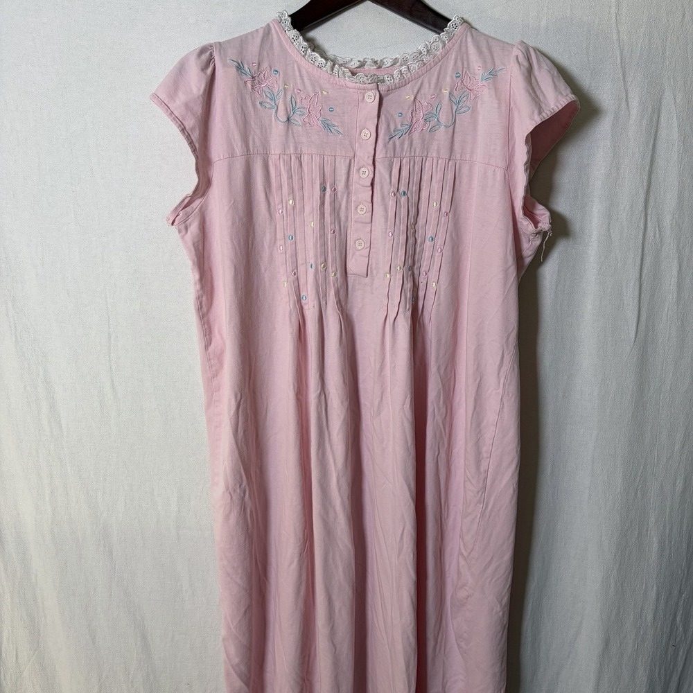 VTG Embroidered Intimate M Pink Cotton Button Front Nightgown Cottage Core
